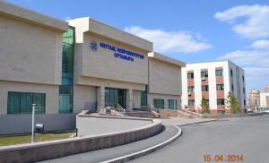 Национальный центр нейрохирургии поздравляет всех, кто причастен к медицине, с нашим общим праздником — Днем медицинского работника!