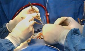 Казахстанские хирурги впервые в истории отечественной медицины выполнили пересадку сердца и почки одновременно.